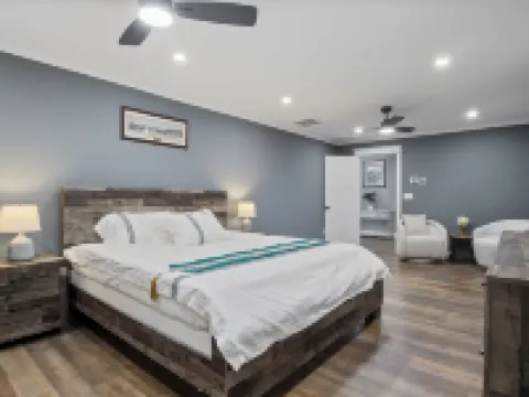 Cool New Dover Home ドーバーのホテル