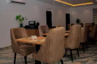 HomeWorth Hotel - Breakfast