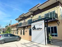 Anyavee Chom by the Sea