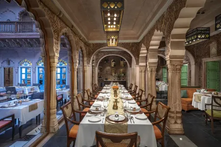 Haveli Dharampura - Unesco Awarded Boutique Heritage Hotel Отели рядом с достопримечательностью «Фатехпур-Масджид»