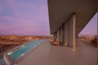 Desert Rock Resort - Pool