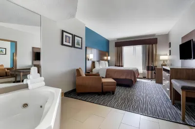 Quality Inn & Suites I-35 E-Walnut Hill Hotels in Dallas