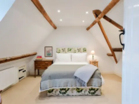 Courtside Cottage