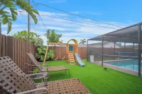 Sun-Soaked FLL Getaway • Pool • BBQ • Near Beaches