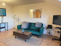 Apartment in Swinton with Free Parking–  Sleeps 4 Hotels in Worsley