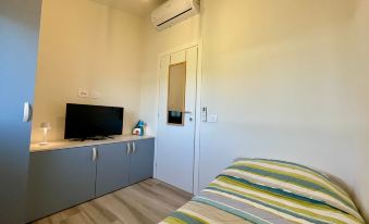 Spacious villa on two floors with corner garden