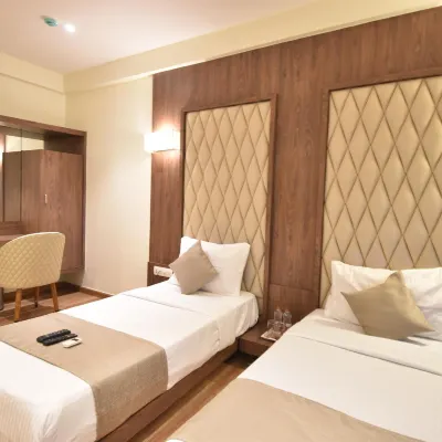 The Aarya A Smart Business Hotel โรงแรมใกล้ถนน Linking Road