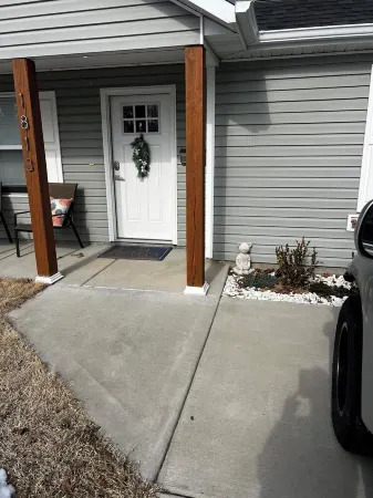 Charming 3Br/2Bath Home with Firepit, Large Fenced Yard, Pet Friendly. Отели рядом с достопримечательностью «Kum & Go»