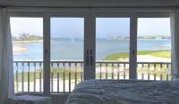 Spectacular Waterfront Cape Cod Home, Oceanfront And Beach,AC,Deck,Grill,Hot Tub