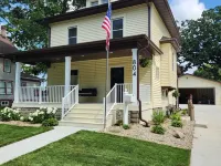 Hide Away Shanty -HAS. Charming and beautifully renovated 3-bedroom house. クリア・レイクのホテル