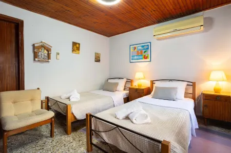 Pylos Sunset Retreat With Panoramic Sea Views Отели рядом с достопримечательностью «Rimon Reza»