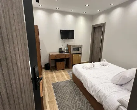 日與沙客棧 吉薩酒店