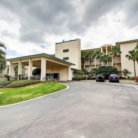 Premier Host 5 Star  Poolside Condo,Sleeps 8,Beach Bar,Pickleball,Lagoon Pool