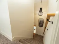 The Aniston; Brand new home in downtown New Albany minutes away from Louisville! Hotels in Floyd County