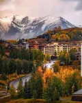 Mountain side Top Floor Condo, heated pool, spa, sauna & short walk to chairlift