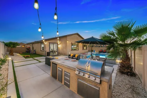 New Pool+Spa+Games+Large BBQ+Designer+Beautiful