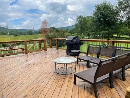 3 Minutes to Hiking, Kayaking & WaterFalls!