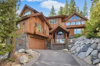 Luxury Mountain Chalet Deck w/ BBQ & Lake Views