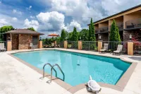Aiden by Best Western @ Warm Springs Hotel and Event Center - Pools