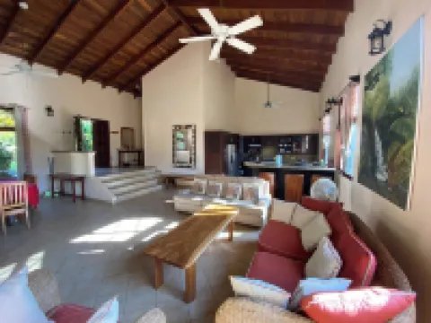 Beautiful Villa, Private Pool, Amazing Gardens! Walkable 5 Bedrooms Hotels in Puerto Carrillo