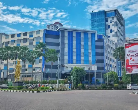 Hotel Brothers Solo Baru Hotels in Grogol