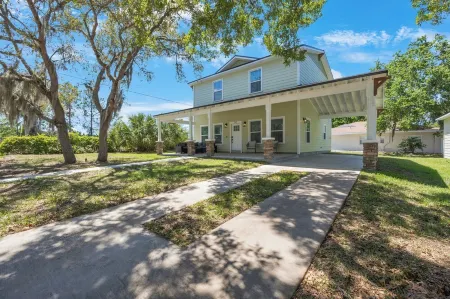 Charming, Cozy, Family Friendly - Close to Downtown/Sponge Docks/Beaches/Trails