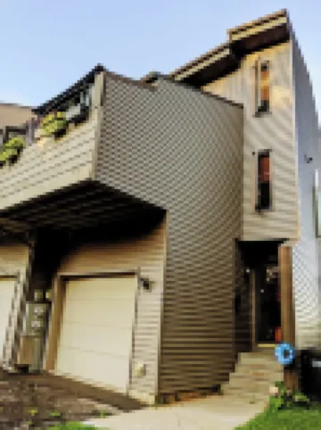 Lake Channel 'Brewhaus' Townhouse: 2 Bedrooms with 6 Levels on Lake Winnebago