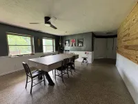 5min to Breweries and 25min to Tail of the Dragon. Pool table + pet friendly!