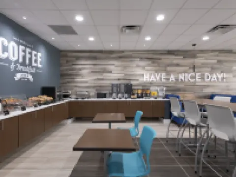 ホテル モンレアーレ エクスプレス インターナショナル ドライブ オーランド オーランドのホテル