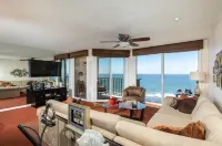 BEAUTIFUL OCEAN VIEW--STEPS TO THE BEACH Hotel a Solana Beach