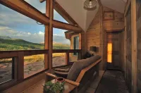 Alpenglow Ranch, Telluride: 3 Br / 2 ba Panoramic Views/ 12 Acres/ Pond