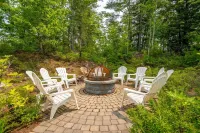 CasaBianca-Pool/FitnessCenter/Hiking/GameRoom Hotels in Arundel