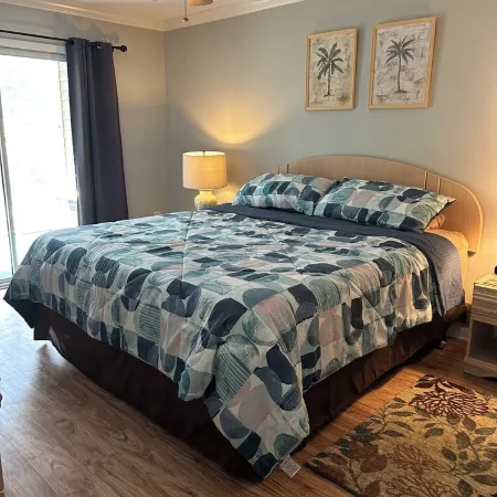 Charming First Floor 3-bedroom condo with AC, WiFi in tranquil Pawleys Island
