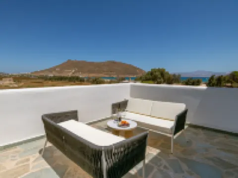 Sanders Paros Gardens - Great 1-Bdr Apt w Balcony