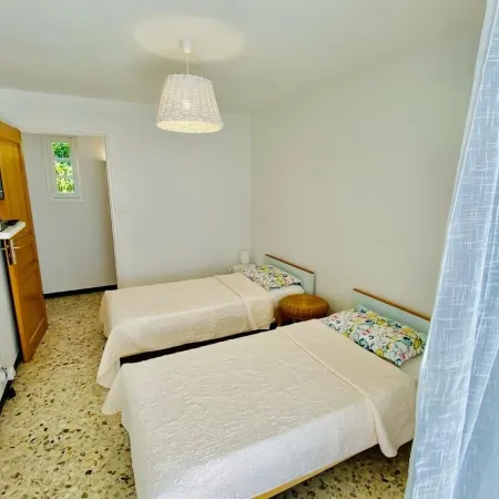 Villa Montalbo VUE MER 2 A 10 Pers Cargese Centre Отели в г. Каржез