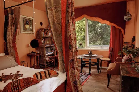 Enchanting Moroccan 1001 Nights Couples Hideaway