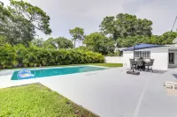 Bright Pinellas Park Getaway w/ Private Pool! - 3-stjärniga