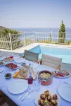 Pool Villa Perivoliou walking distance to 4 beaches, near Mamma Mia Church - Pools