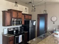Cozy upstairs apartment in lovely Altus with downtown view, AC, WiFi Hotels in Altus