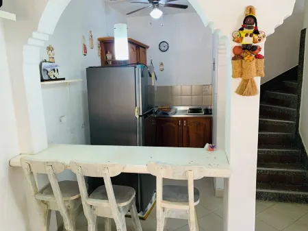 One block from the sea, tourist boardwalk! Ideal apartment for families. Отели в г. Толу