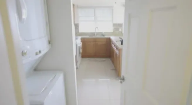 LUX Suites -  1-bedroom apartment in Halfmoon Bay