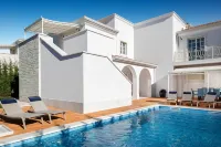 Villa in Vabriga with Private Pool & Garden - Villas