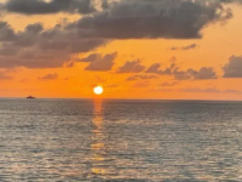 Tropical Charm Villa With Beach Access