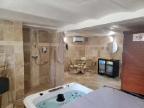 Villa Junon ,profite un Pacse spa Dote de Jacuzzi, Sauna ,douche Italienne