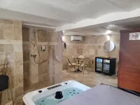 Villa Junon ,profite un Pacse spa Dote de Jacuzzi, Sauna ,douche Italienne Hotel a Aulnay-sous-Bois