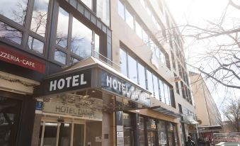 Hotel Daniel