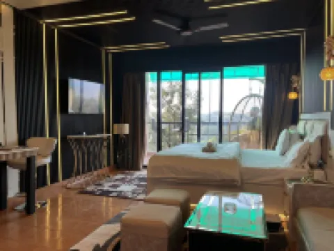 Private Luxury Suite Lake View
