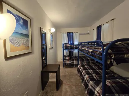 3-bedroom apartment in Luquillo with AC, WiFi,Near Natural Pool and Beach