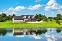 Pond Access & Fishing: 'Cedar Lodge' in Versailles - 2-Star