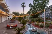 薩克拉門託希爾頓逸林飯店 Fieldwork Brewery附近的飯店